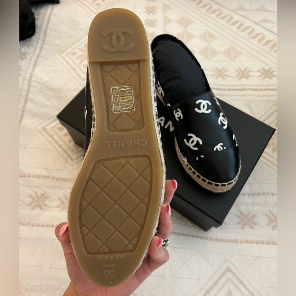 BNIB SIZE 36 black and white cc espadrilles - Picture 4 of 7